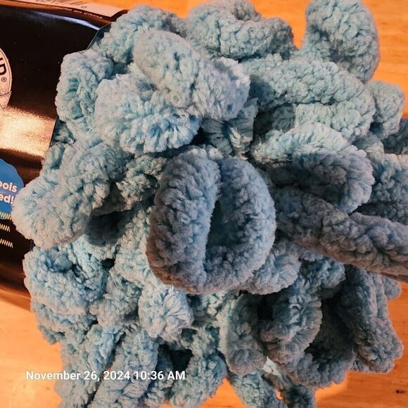 Lion Brand Off the Hook 6 Skeins Yarn Aquamarine Color 178 Lot 29514 No Tools - Picture 8 of 9